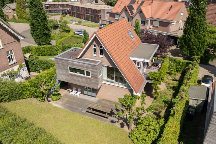 Photo 49 of Loeffenstraat 26