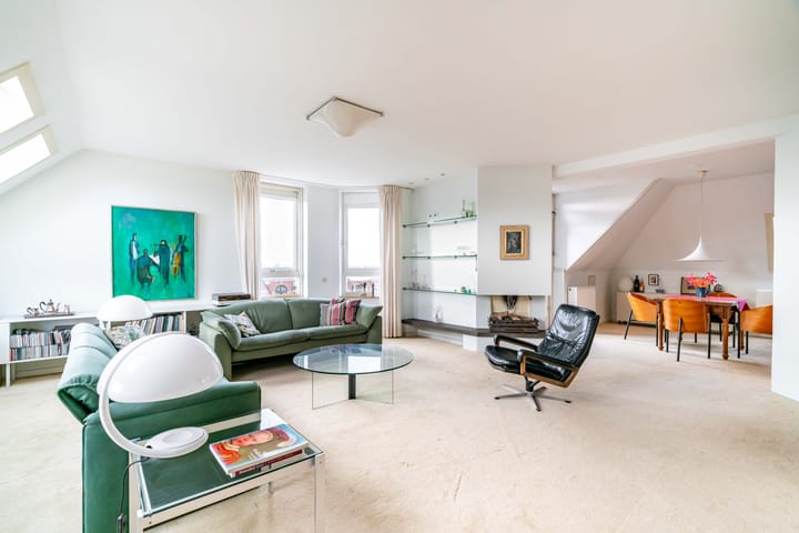 Foto 9 van Johan van Oldenbarneveltlaan 23-H