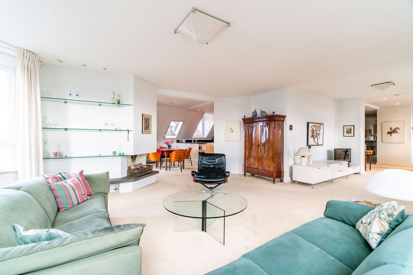 Foto 10 van Johan van Oldenbarneveltlaan 23-H