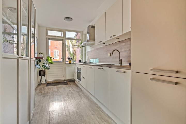 Foto 14 van Vrolikstraat 211