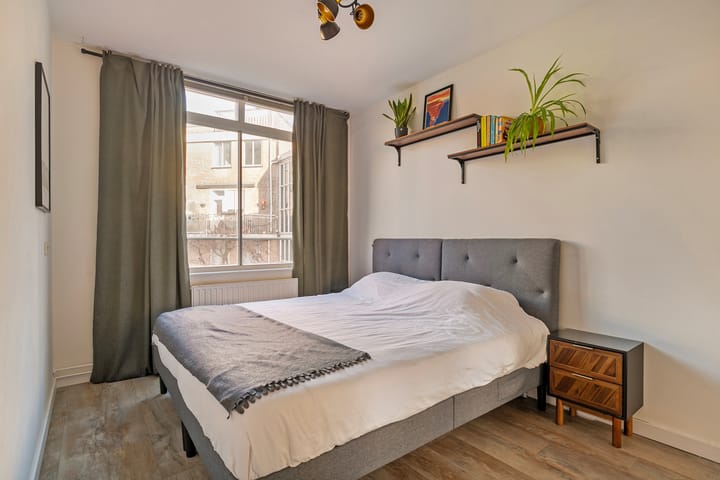 Foto 15 van Vrolikstraat 211