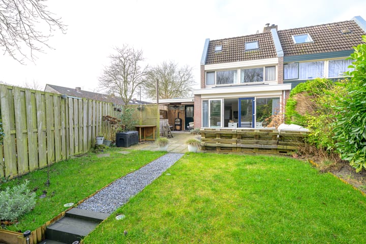 Foto 18 van Leeuwerikstraat 47