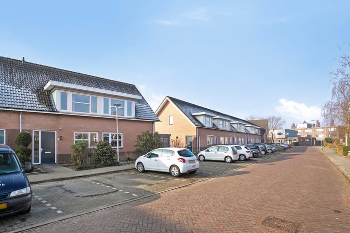 Foto 6 van van Goghstraat 9