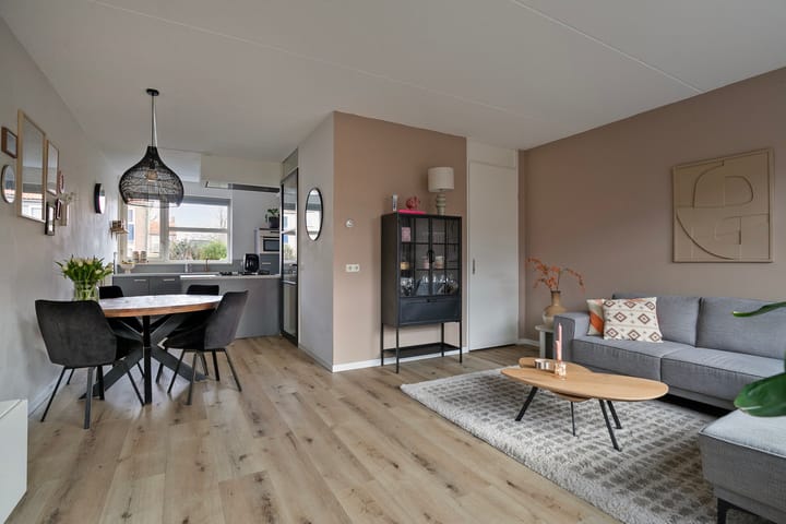 Foto 11 van van Goghstraat 9