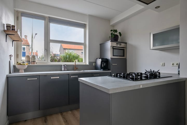 Foto 13 van van Goghstraat 9