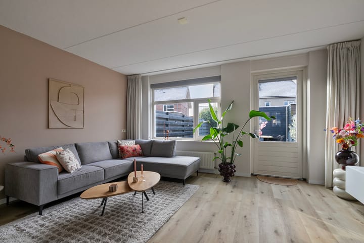 Foto 9 van van Goghstraat 9