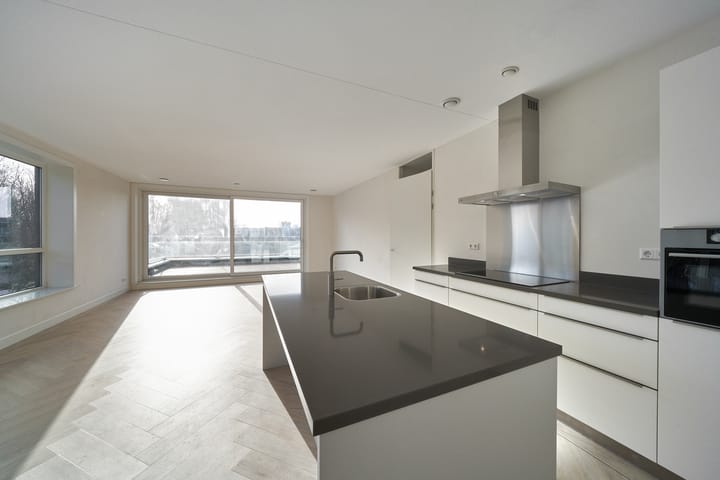 Photo 3 of Dokter van Nieveltweg 9-C