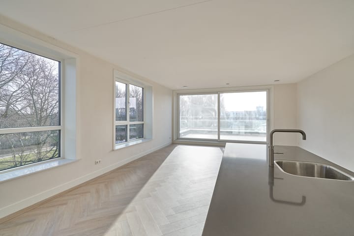 Photo 4 of Dokter van Nieveltweg 9-C