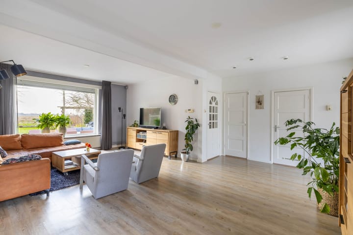 Foto 24 van Uiterdijkenweg 33-C