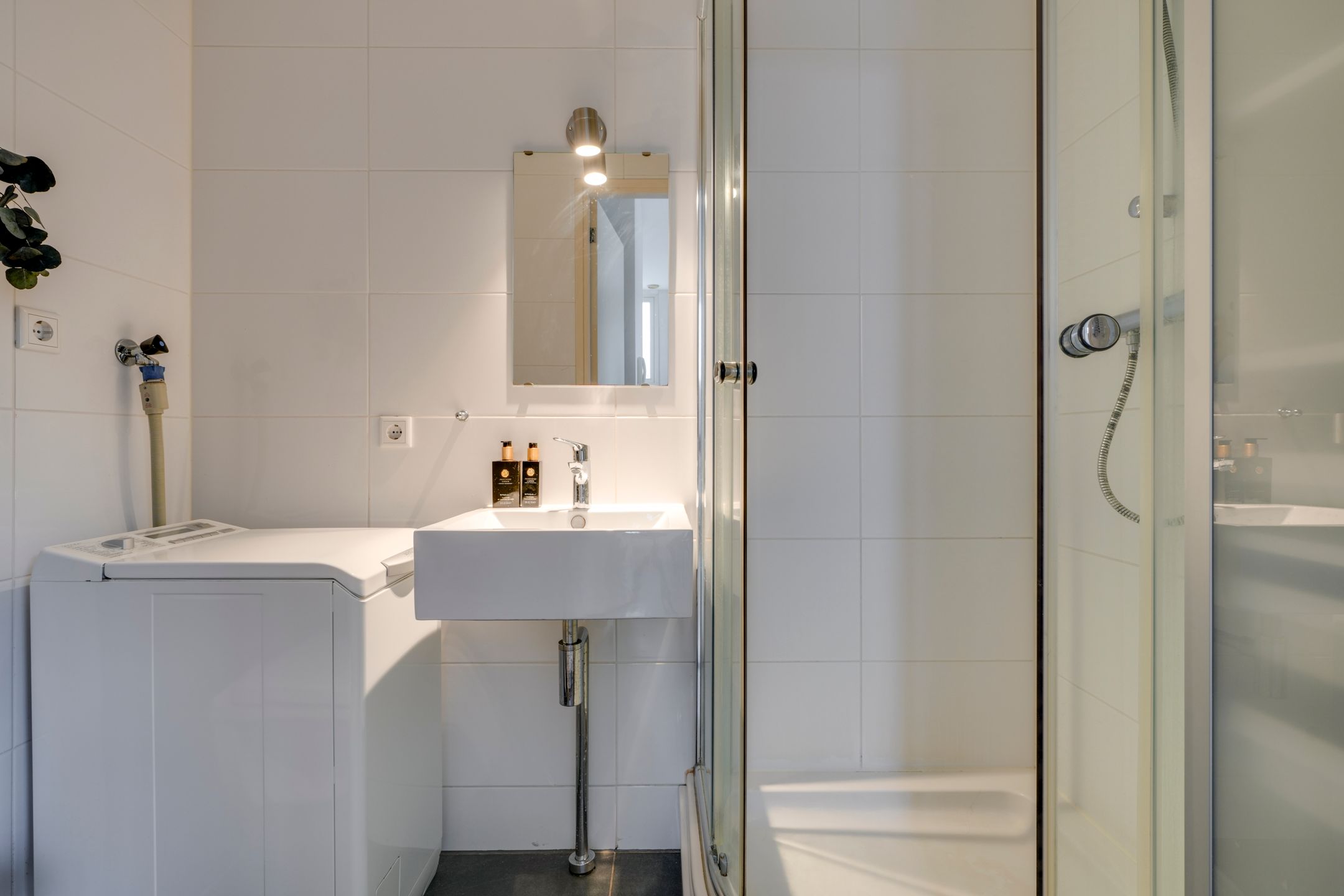 Photo 27 of M.H. Trompstraat 9-B