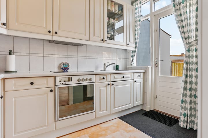 Foto 8 van Van Zuylen van Nijeveltstraat 360