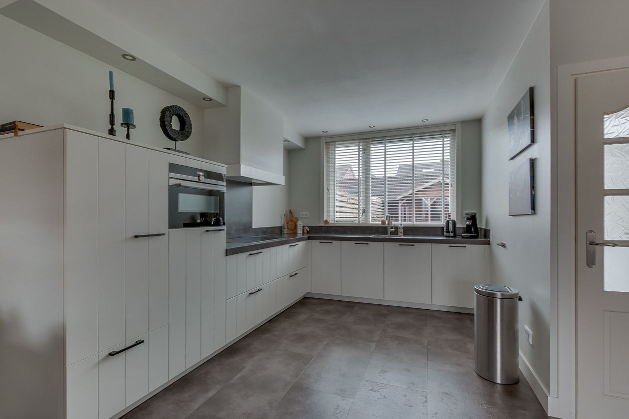 Foto 12 van Nieuwenhuisstraat 9