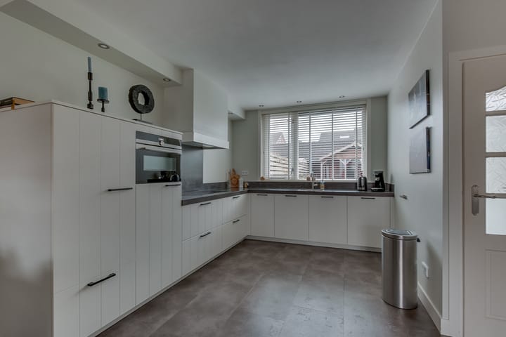 Foto 12 van Nieuwenhuisstraat 9