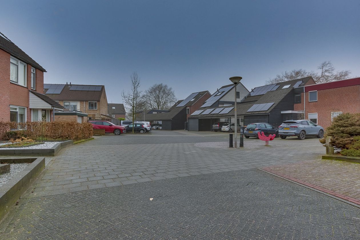 Foto 36 van Nieuwenhuisstraat 9