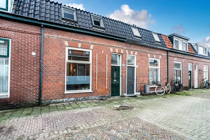 Bekijk foto 1 van Oranjestraat 28