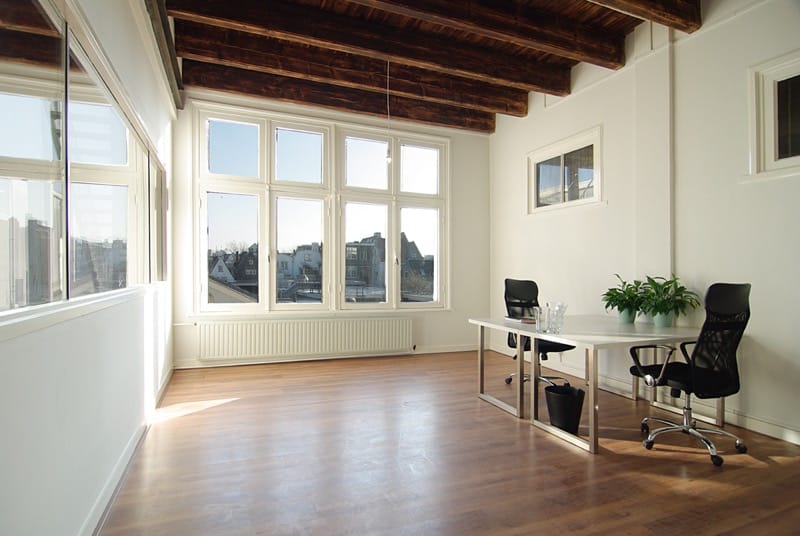 View photo 1 of Warmoesstraat 151