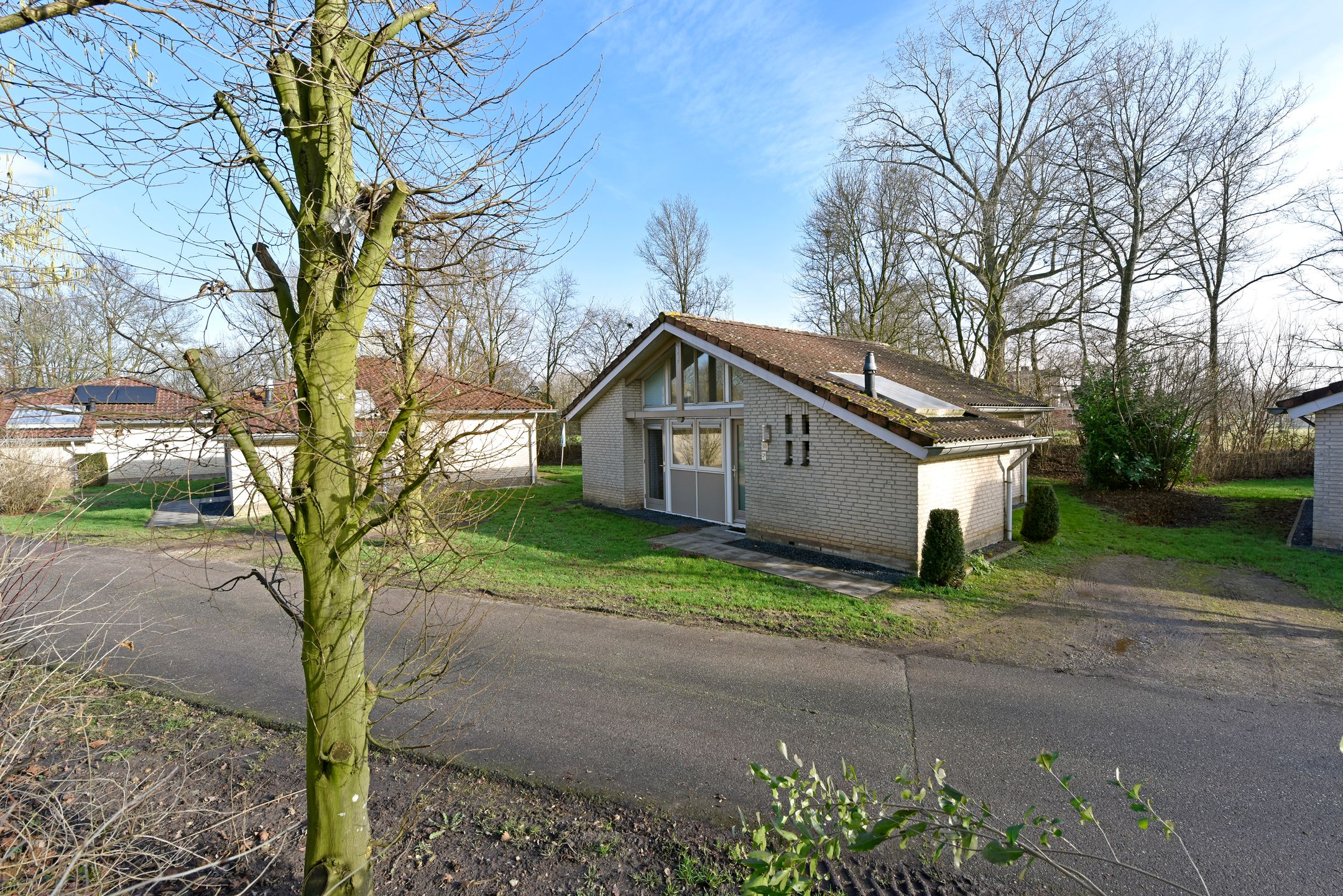 2-bedroom freehold villa in Braamt — photo 2 of 5