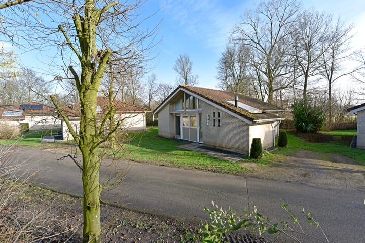 Foto 2 van Landweerswal 2-050