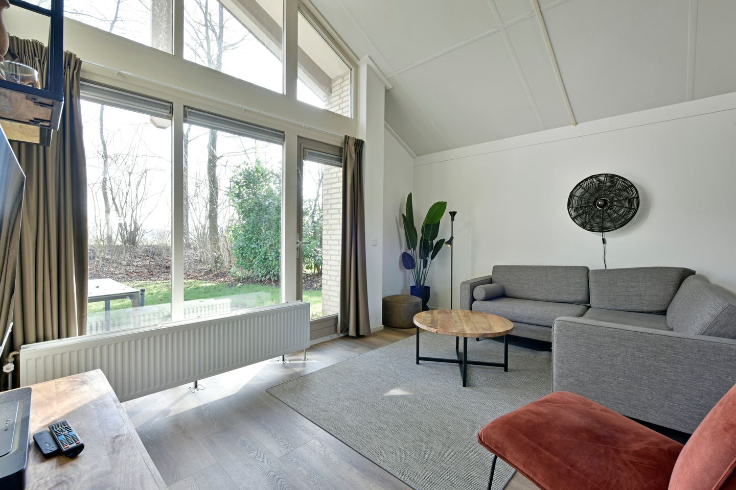 Foto 5 van Landweerswal 2-050