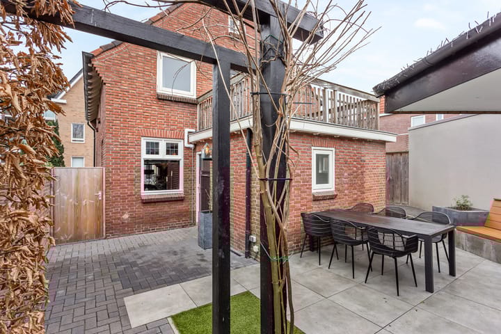 Photo 19 of Oranjestraat 9