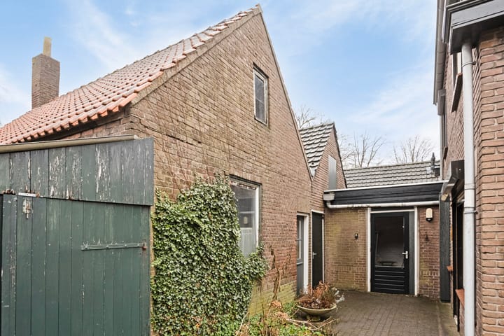 Photo 8 of Brugstraat 16