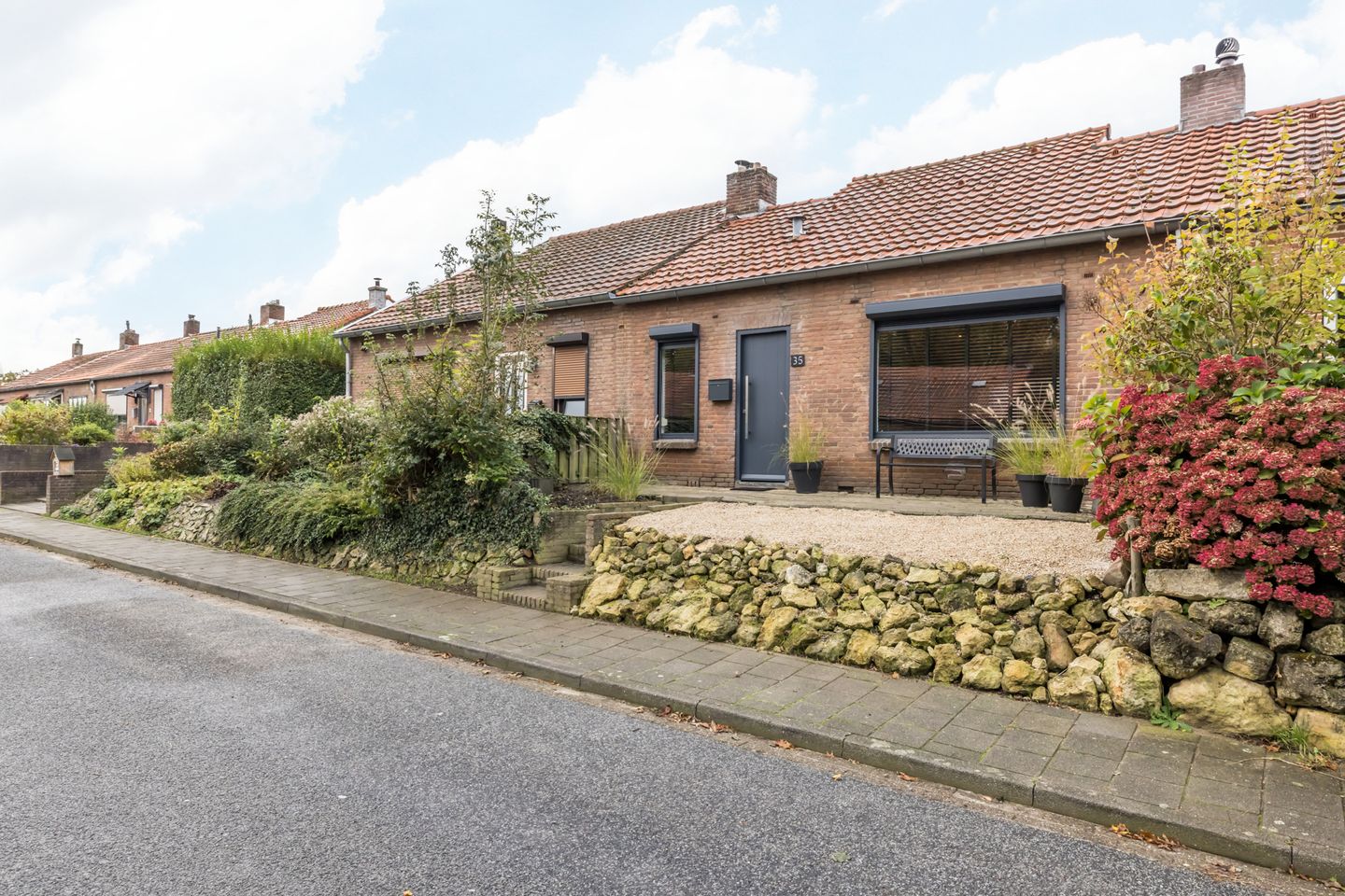 Foto 1 van Leeuwerikstraat 35