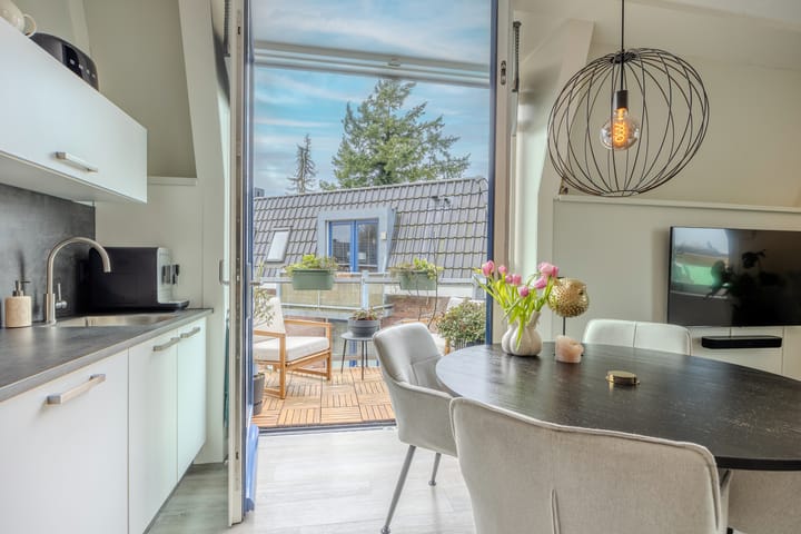 Foto 11 van Zwaanstraat 166