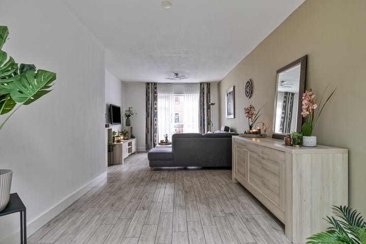 Foto 14 van Van Montfortstraat 10