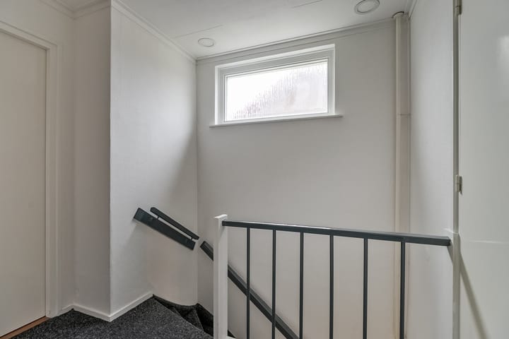 Foto 24 van Van Montfortstraat 10