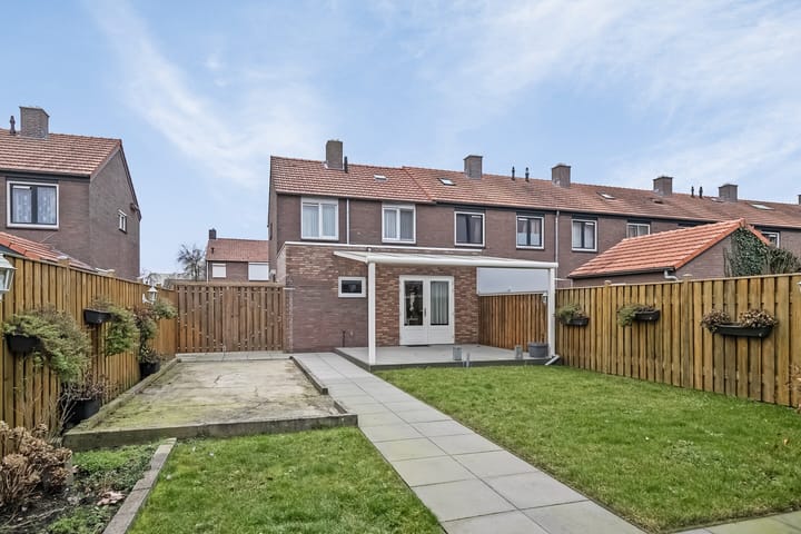 Foto 35 van Van Montfortstraat 10