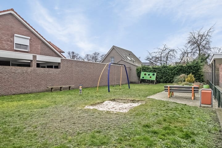 Foto 37 van Van Montfortstraat 10