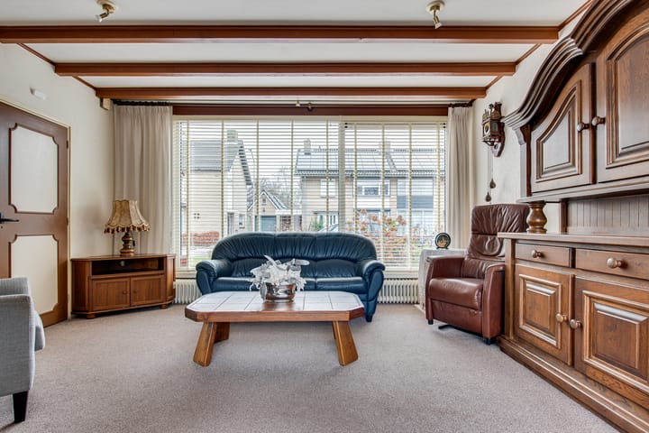 Photo 6 of Esdoornstraat 4