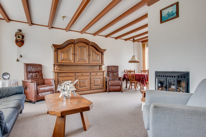 Photo 7 of Esdoornstraat 4