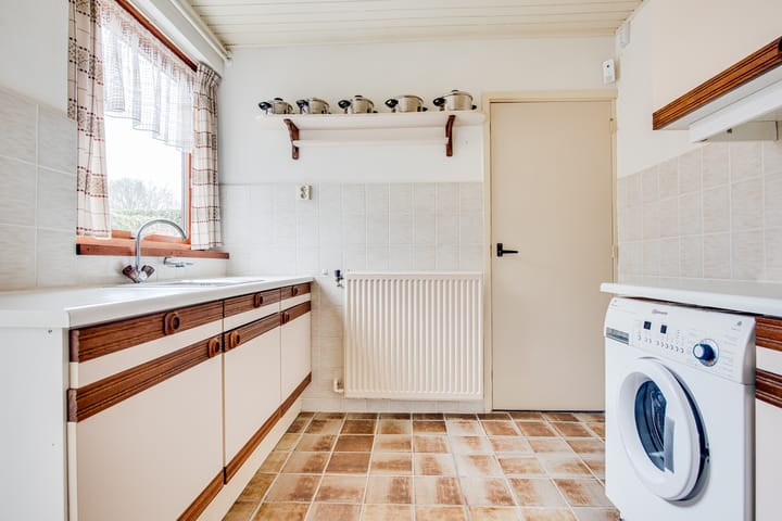 Photo 11 of Esdoornstraat 4