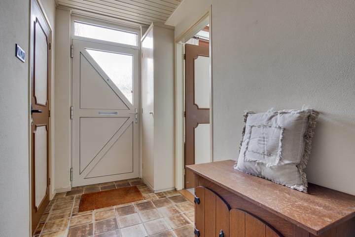 Photo 13 of Esdoornstraat 4