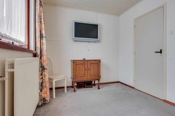 Photo 15 of Esdoornstraat 4