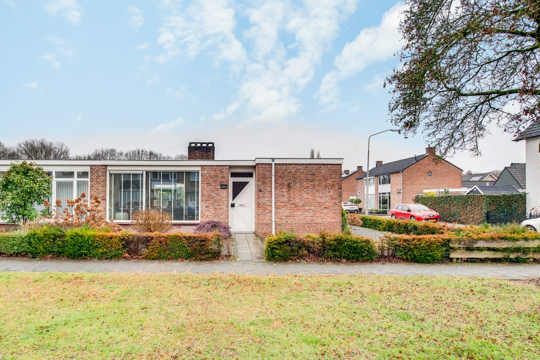 Foto 1 van Esdoornstraat 4