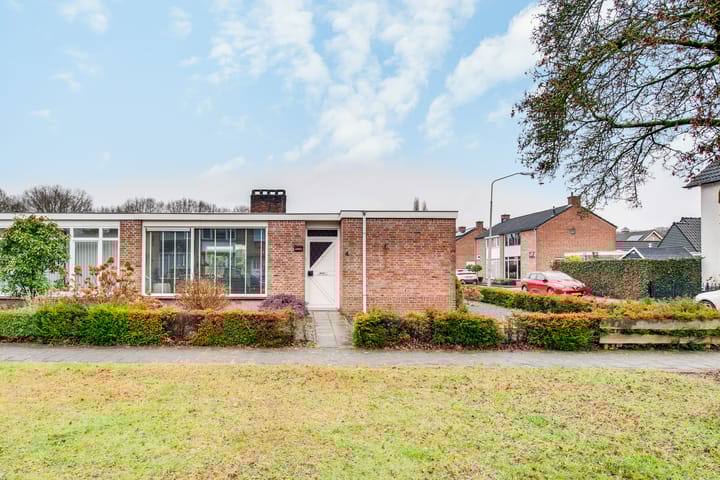 Photo 1 of Esdoornstraat 4