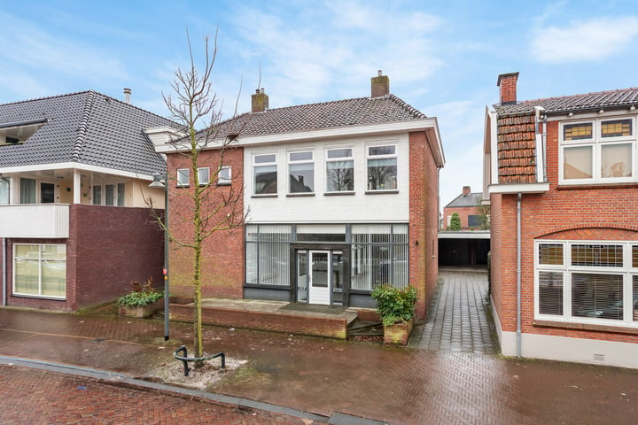 Grotestraat 247, Borne