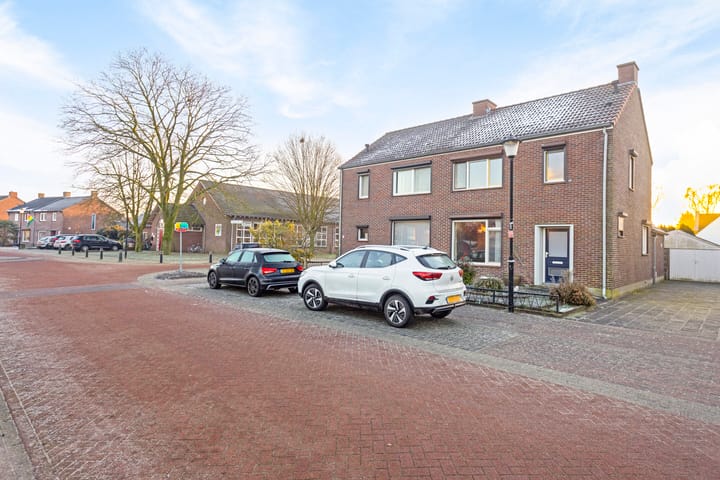 Foto 33 van Schoolstraat 11