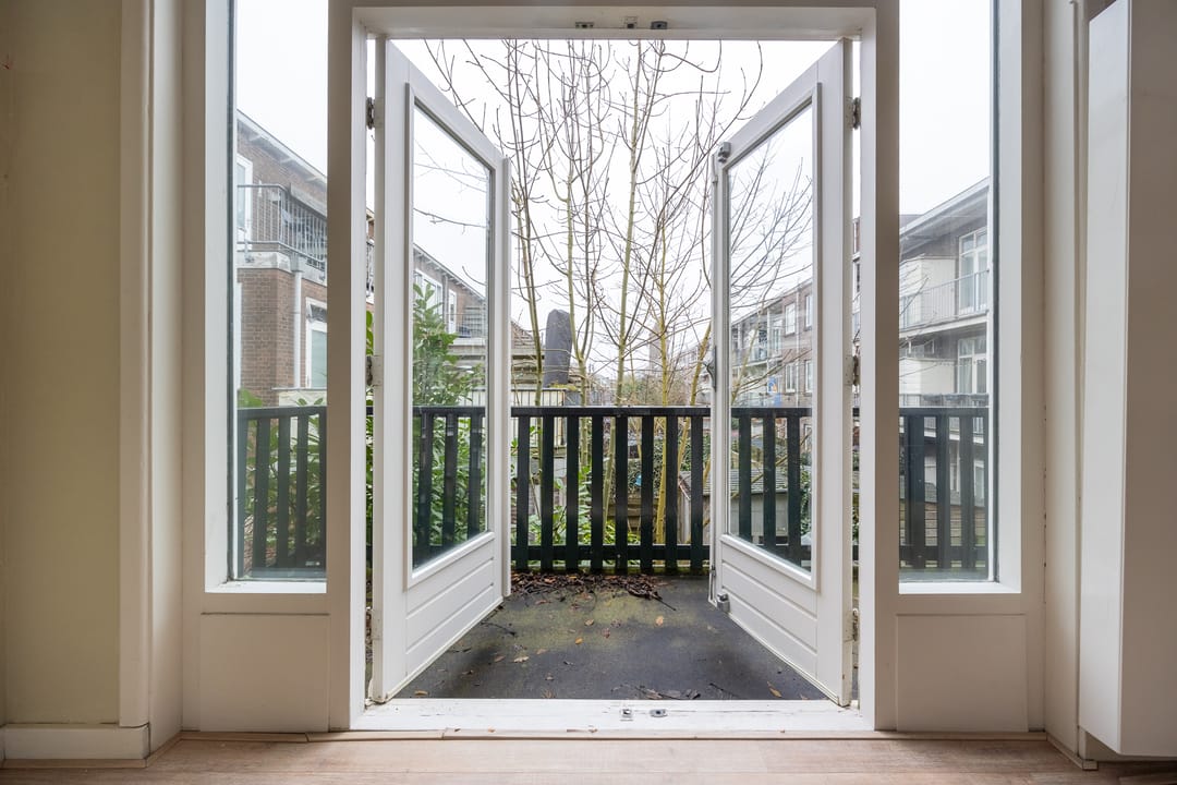 Photo 11 of Hubert Duyfhuysstraat 5-BS