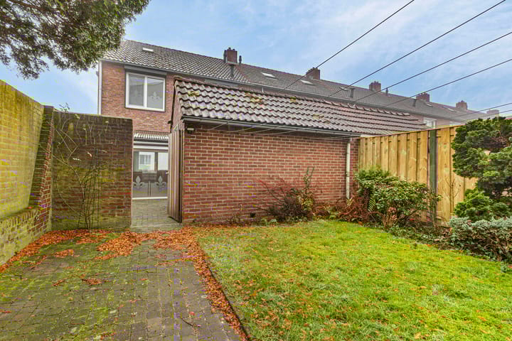 Foto 23 van von Hundtstraat 31