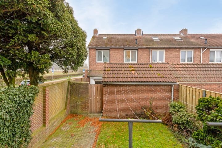 Foto 24 van von Hundtstraat 31