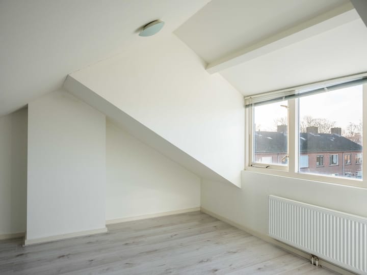 Foto 19 van Ereprijsweg 12