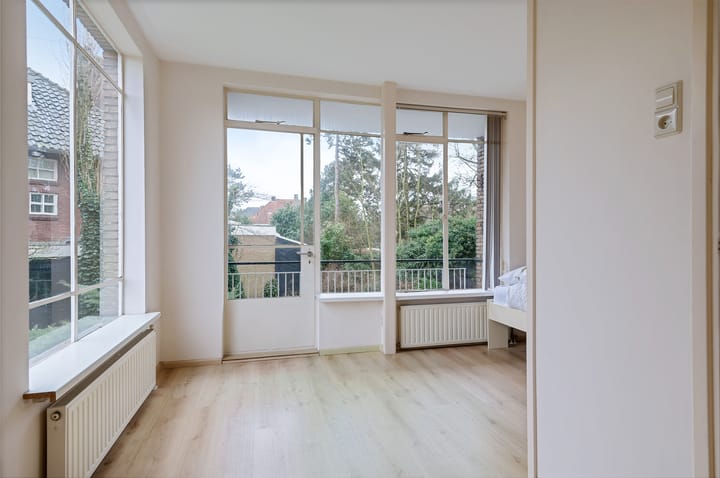 Foto 4 van Valkenburgerplein 1