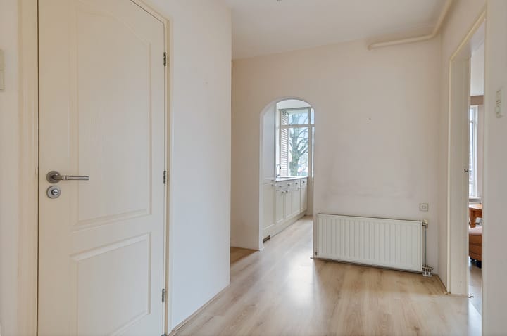 Foto 11 van Valkenburgerplein 1