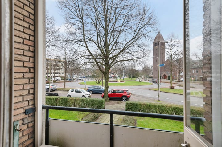 Foto 14 van Valkenburgerplein 1