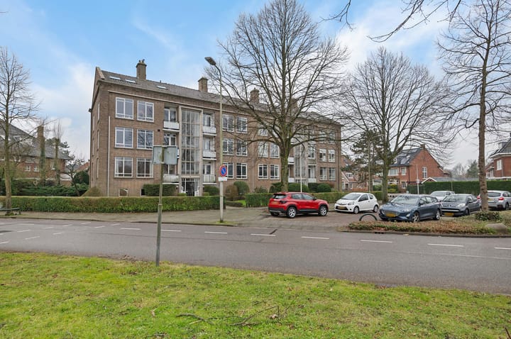 Foto 32 van Valkenburgerplein 1