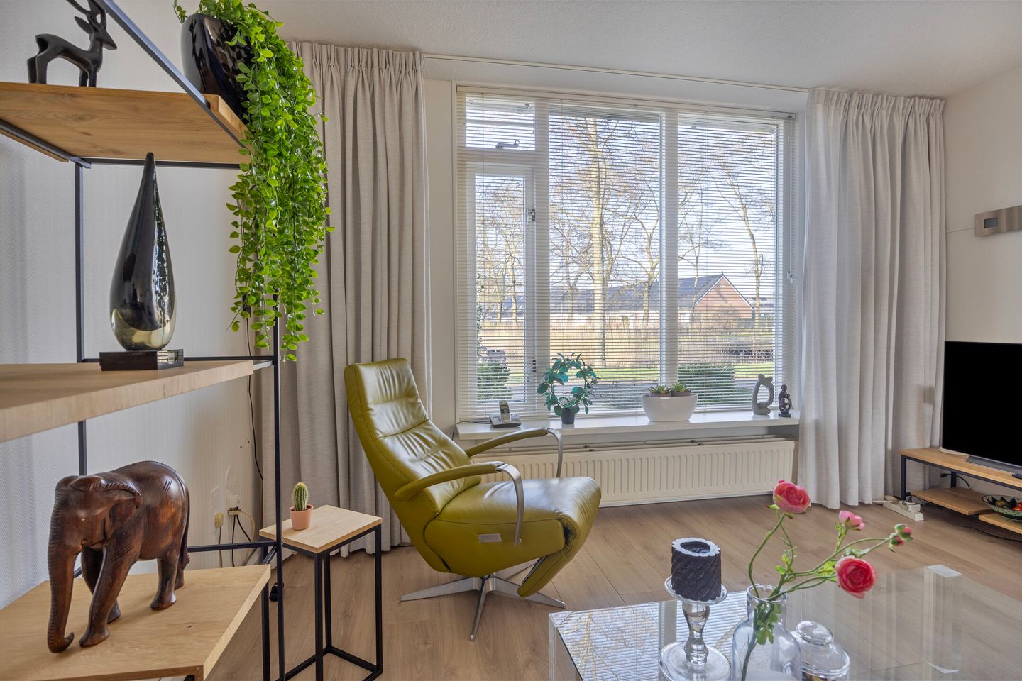 Foto 5 van Van Limburg Stirumware 82