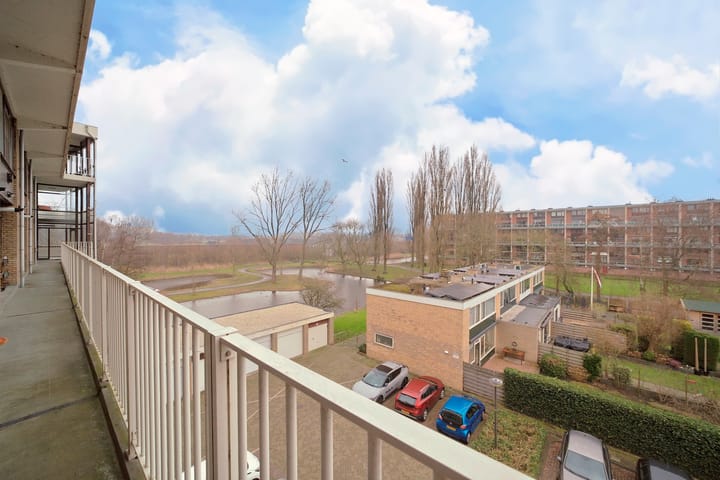 Foto 2 van van der Waalsstraat 127